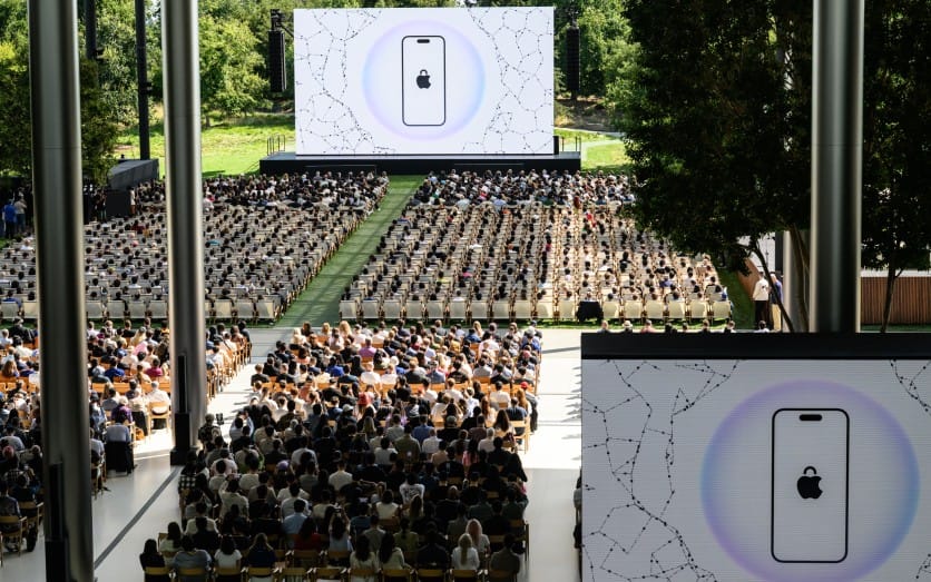 Des participants assistent à la conférence annuelle des développeurs d'Apple.