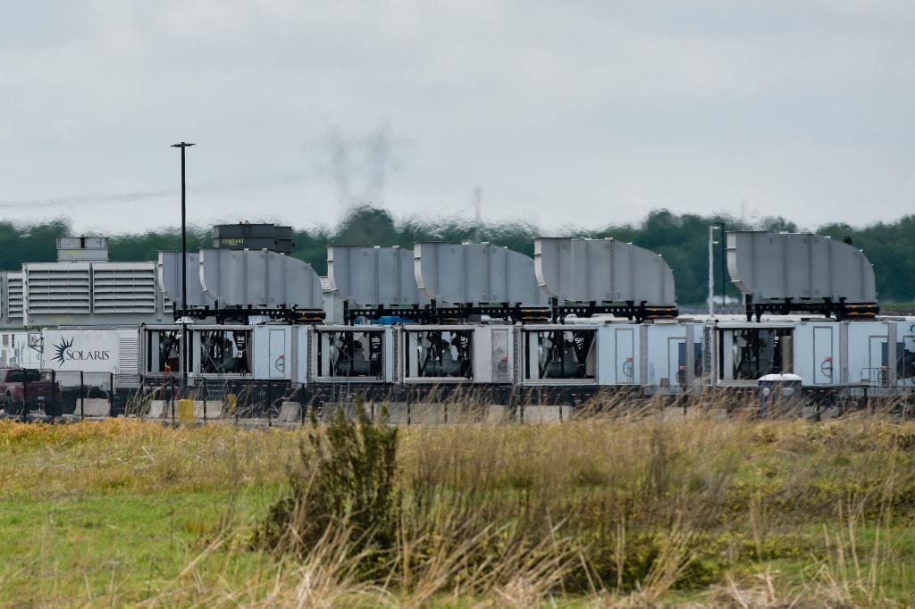 Turbines à gaz sur un site de données de xAI à Memphis